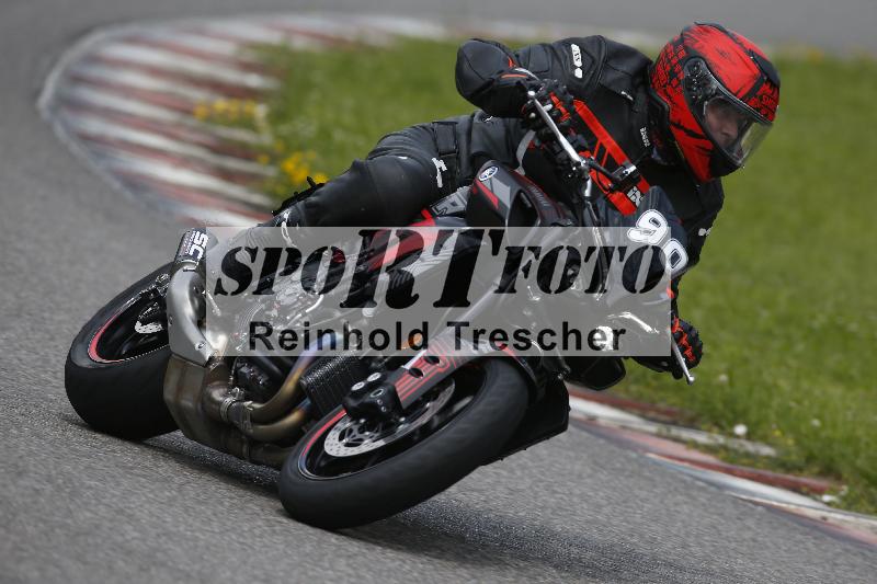 /Archiv-2024/29 12.06.2024 MOTO.CH Track Day ADR/Gruppe blau/90